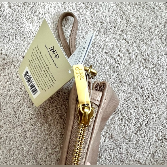 NWT Freshly Picked Fig Classic Clutch - Picture 3 of 10